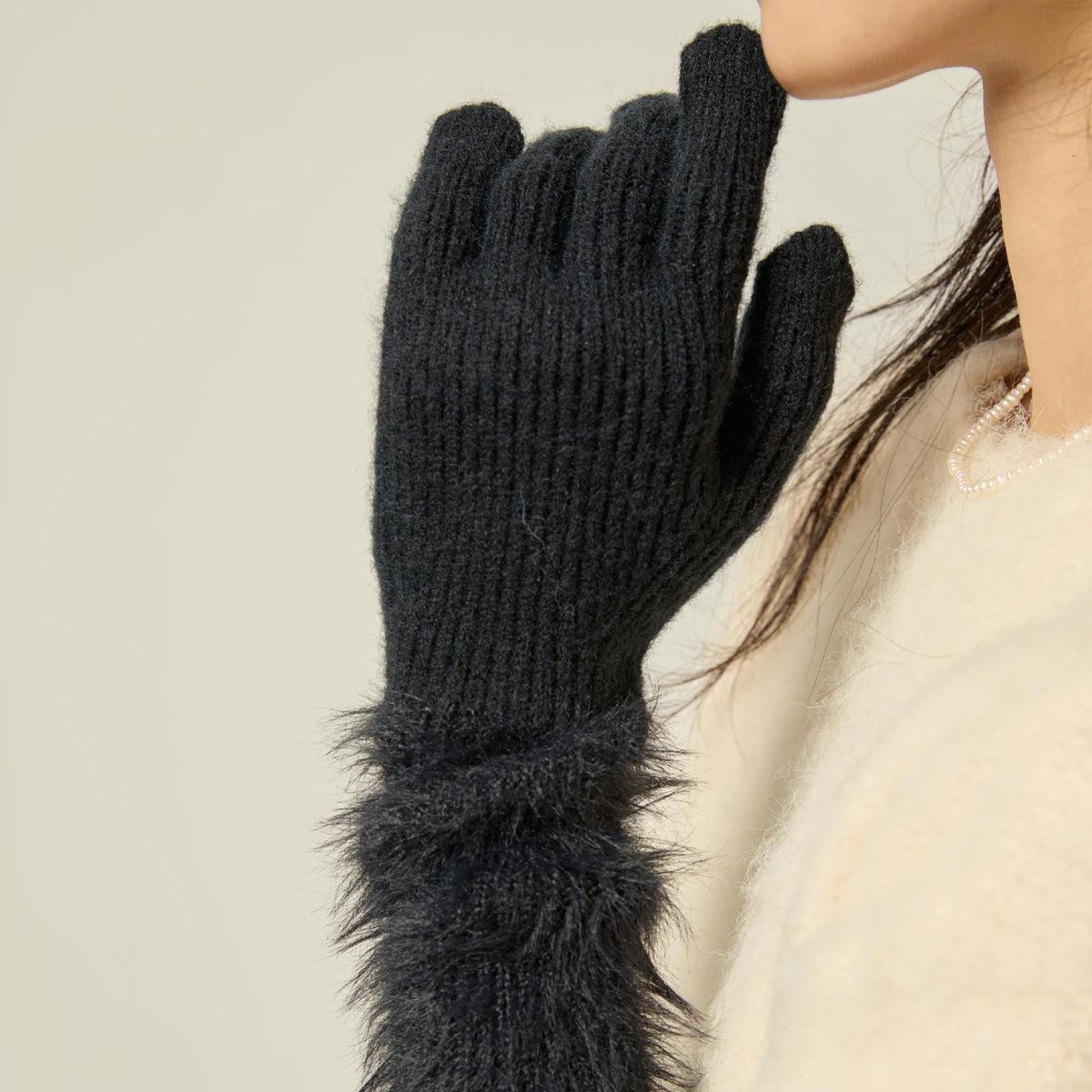 Soft glutinous rabbit fleece gloves girl sweet long leaky finger touch screen plush thick warm all-match cycling five-finger gloves