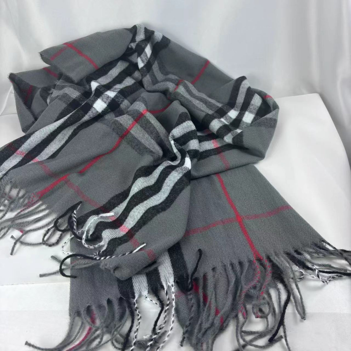 New plaid cashmere scarf Japanese and Korean warm neck scarf fashion tassel autumn winter scarf shawl
