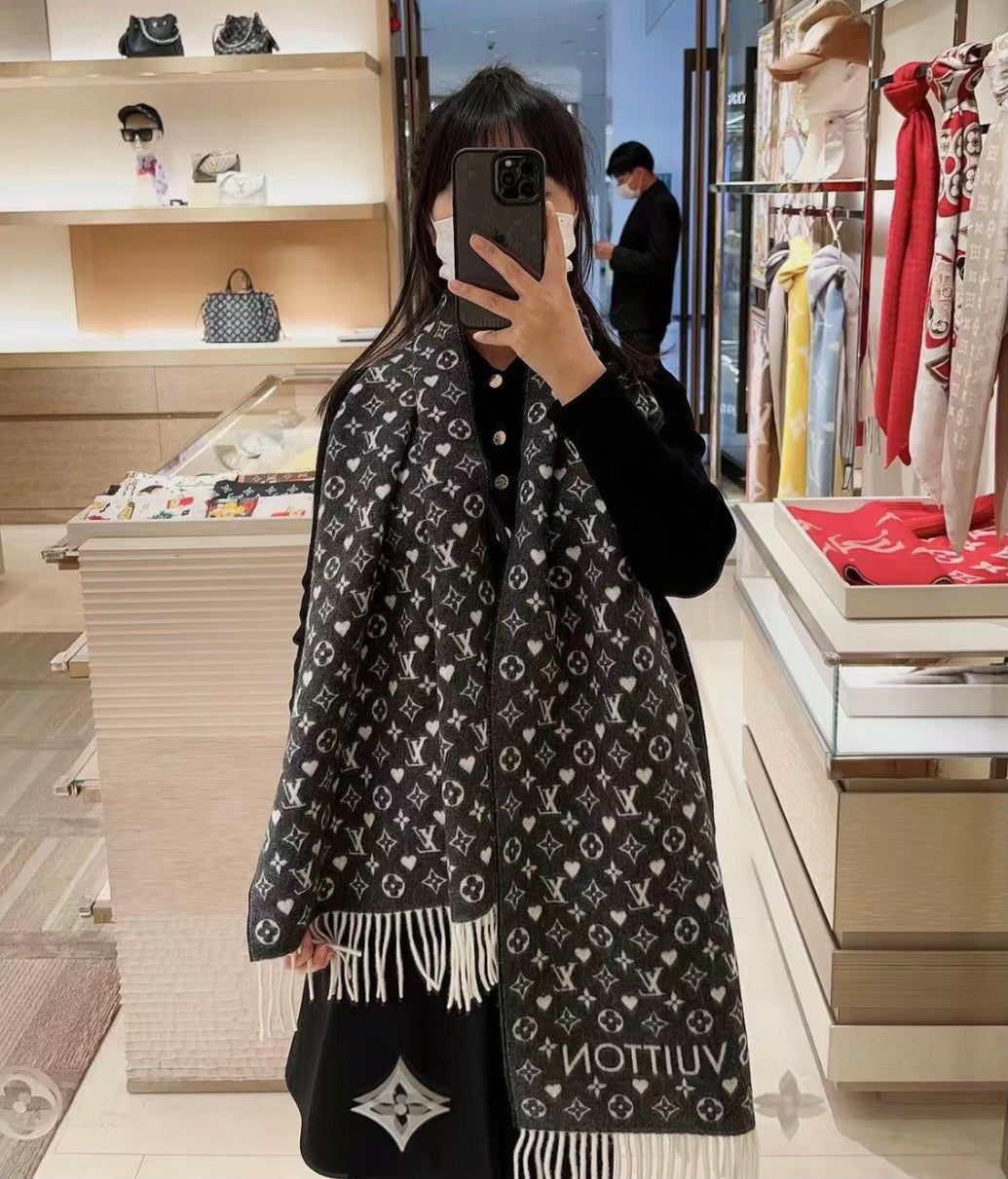 Louis Vuitton Monogram Heart Pattern Scarf - Black and Grey Designer Luxury Wool Blend Winter Wrap for Women