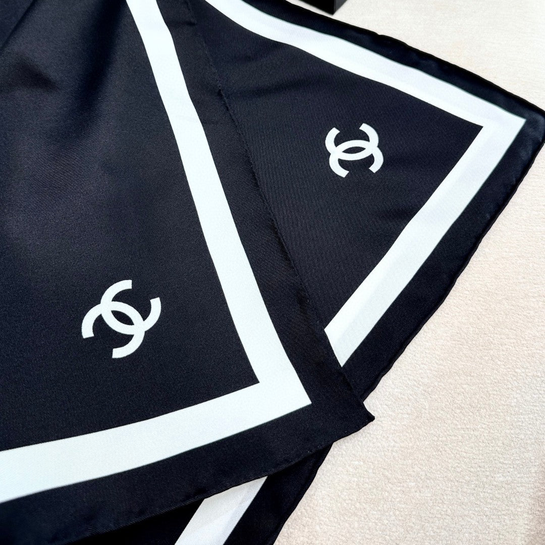 '- 26S SCARF 90 IN SILK 303206